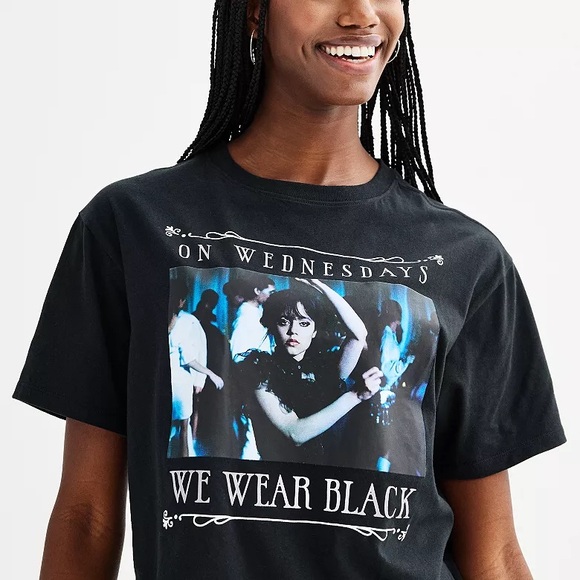 NWT On Wednesdays We Wear Black Graphic Women’s T-shirt - Picture 4 of 9